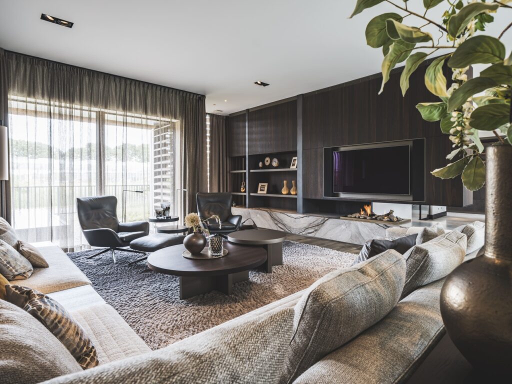 Luxe high-end villa met natuurlijke materialen