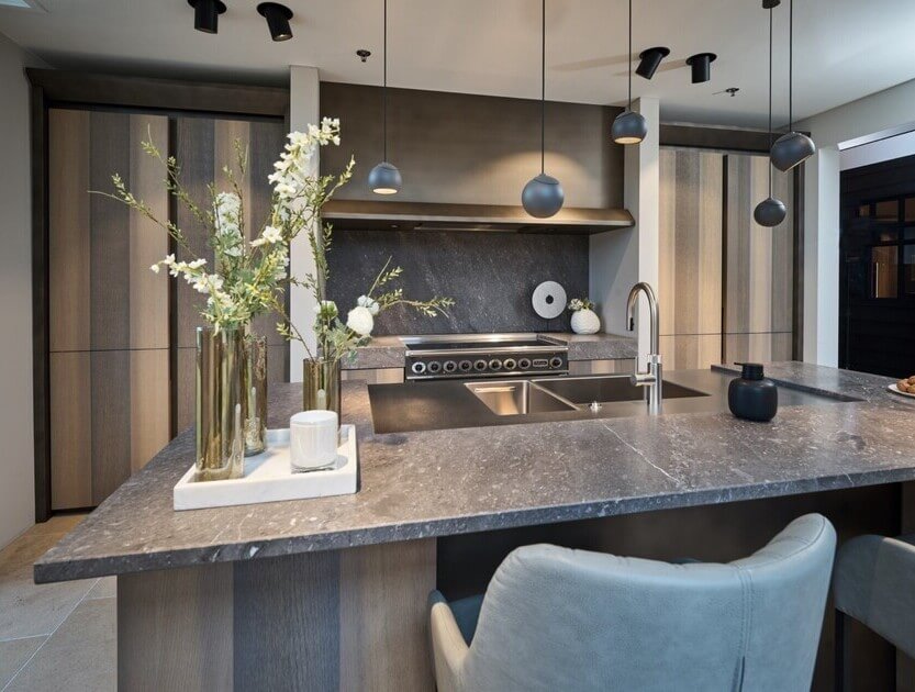 Showroomkeuken Tieleman Keukens van Eric Kant hout