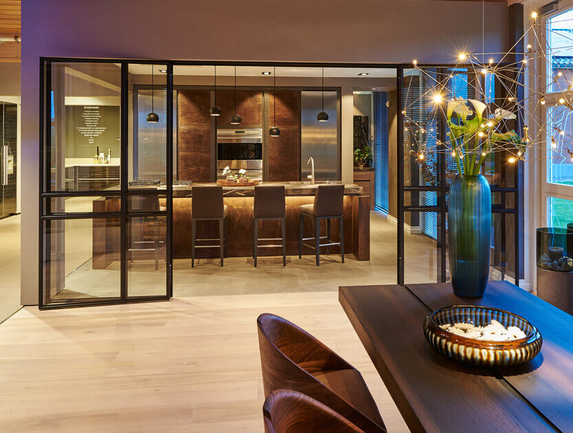 Showroomkeuken Tieleman Keukens van Eric Kant bruin