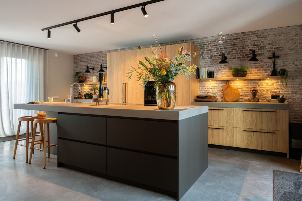 Ruime Mereno Milano Monza leefkeuken met groot kookeiland